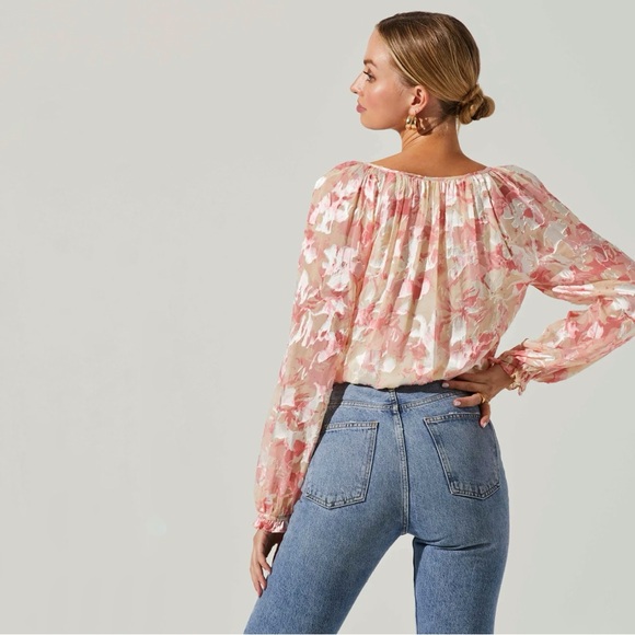 ASTR • Kamari Floral Burnout Long Sleeve Top - Picture 3 of 7
